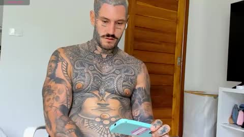 Snapshot of lucasexclusive chatting on 10-07-25, 07:27 lucasexclusive online show from 10-07-25, 07:27