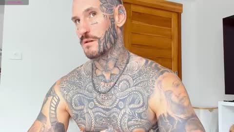 Snapshot of lucasexclusive chatting on 10-17-25, 07:11 lucasexclusive online show from 10-17-25, 07:11