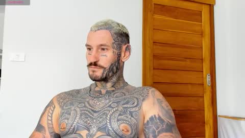 Snapshot of lucasexclusive chatting on 10-19-25, 05:41 lucasexclusive online show from 10-19-25, 05:41