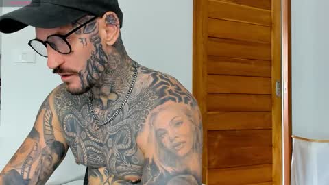 Snapshot of lucasexclusive chatting on 10-20-25, 07:20 lucasexclusive online show from 10-20-25, 07:20