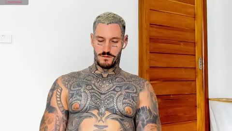 Snapshot of lucasexclusive chatting on 10-21-25, 06:58 lucasexclusive online show from 10-21-25, 06:58