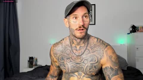 Snapshot of lucasexclusive chatting on 11-01-25, 07:21 lucasexclusive online show from 11-01-25, 07:21