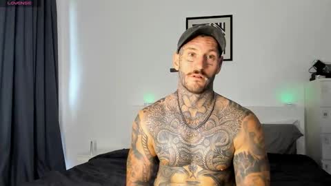 Snapshot of lucasexclusive chatting on 11-02-25, 07:11 lucasexclusive online show from 11-02-25, 07:11