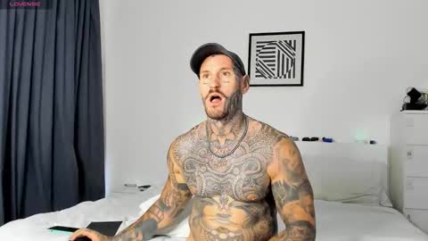 Snapshot of lucasexclusive chatting on 11-10-25, 06:34 lucasexclusive online show from 11-10-25, 06:34