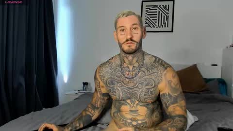 Snapshot of lucasexclusive chatting on 11-15-25, 06:44 lucasexclusive online show from 11-15-25, 06:44