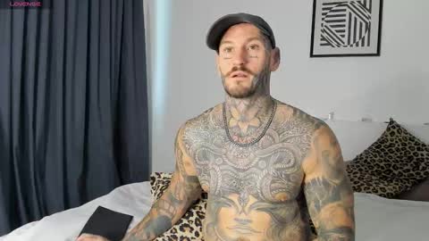 Snapshot of lucasexclusive chatting on 11-23-25, 05:18 lucasexclusive online show from 11-23-25, 05:18