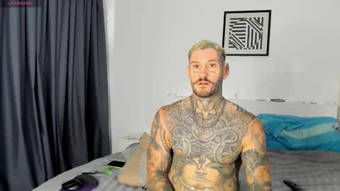 Snapshot of lucasexclusive chatting on 11-29-25, 03:31 lucasexclusive online show from 11-29-25, 03:31