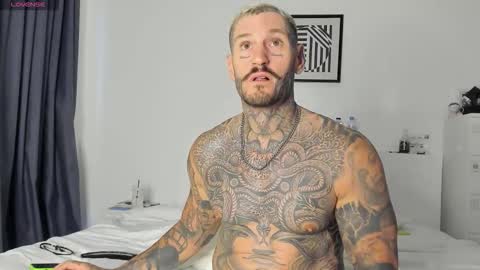 Snapshot of lucasexclusive chatting on 12-04-25, 10:13 lucasexclusive online show from 12-04-25, 10:13