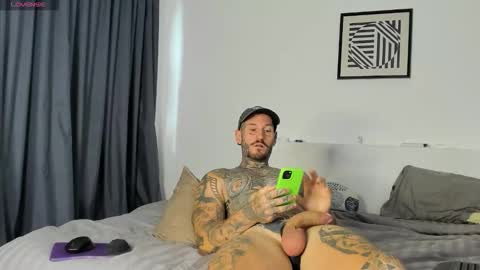 Snapshot of lucasexclusive chatting on 12-14-25, 05:02 lucasexclusive online show from 12-14-25, 05:02