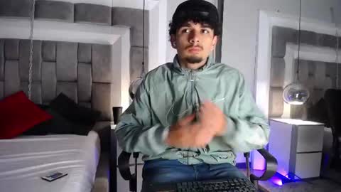 lucasthomson_ online show from 06-17-26, 03:42