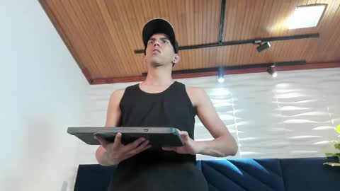 Snapshot of lucca_moreti chatting on 05-11-26, 03:45 Lucca Moreti online show from 05-11-26, 03:45