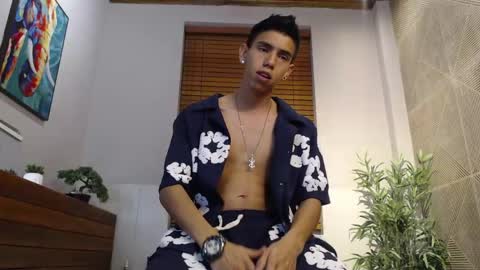 Snapshot of lucca_moreti chatting on 05-12-26, 03:36 Lucca Moreti online show from 05-12-26, 03:36