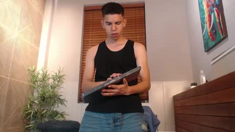 Snapshot of lucca_moreti chatting on 05-31-26, 03:36 Lucca Moreti online show from 05-31-26, 03:36