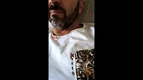 Snapshot of luccazzo79 chatting on 06-11-26, 11:52 luccazzo79 online show from 06-11-26, 11:52