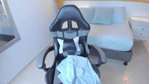 L U C C I A online show from 10-08-25, 12:47