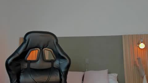 L U C C I A online show from 02-15-26, 02:19