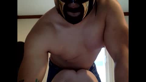 luchamuscles online show from 01-31-25, 07:51