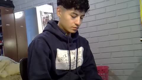 Felipe online show from 04-25-26, 01:52