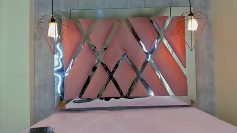 Luci online show from 03-25-26, 07:42