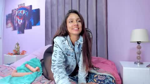 Luciana Ramirez  Sofia Collins online show from 11-19-25, 04:01