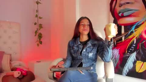 Snapshot of luci_ramirez chatting on 01-13-26, 01:05 Luciana Ramirez Sofia Collins online show from 01-13-26, 01:05