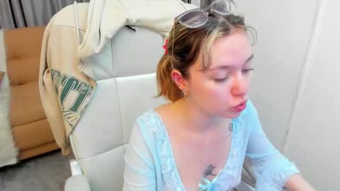 lucia_copper online show from 12-04-25, 12:03