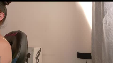 Snapshot of lucia_evans21 chatting on 04-13-26, 08:47 lucia_evans21 online show from 04-13-26, 08:47