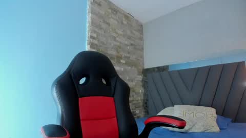 L u c i a  online show from 04-25-26, 07:11