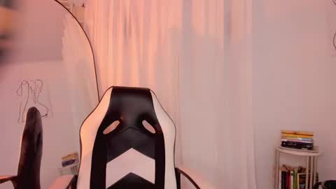 Lucia online show from 01-17-25, 08:44