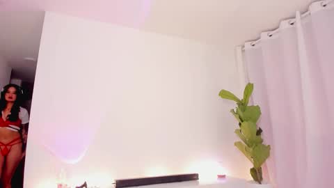 Lucia online show from 10-14-25, 05:47