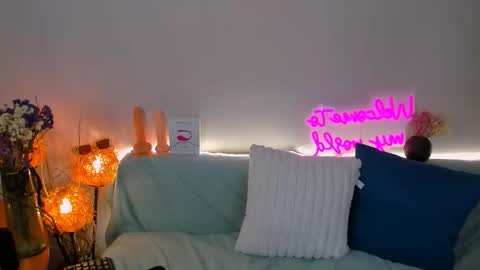 Sindy online show from 11-22-25, 06:12