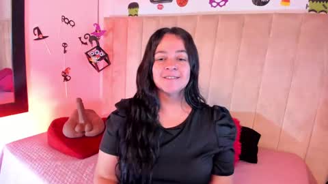 Lucia Vonne online show from 10-07-25, 01:03