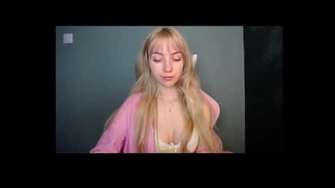 Lucy online show from 04-24-26, 12:18