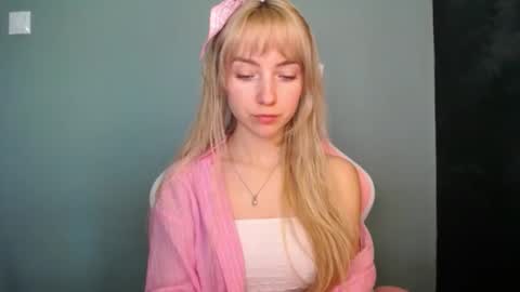 Lucy online show from 04-25-26, 12:08