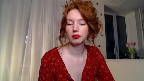 Snapshot of luciacoy chatting on 03-08-25, 04:28 Lucia online show from 03-08-25, 04:28