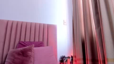 Snapshot of luciaferrero chatting on 02-26-25, 09:48 LuciaFerrero online show from 02-26-25, 09:48