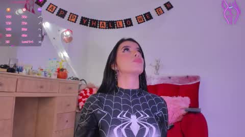 LuciaJhonnes online show from 10-29-25, 12:02