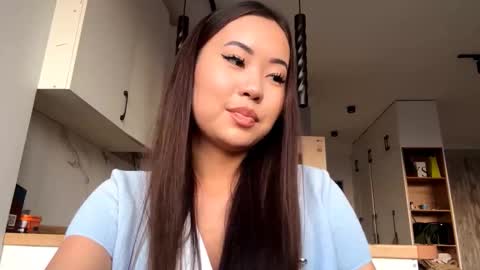 Kira online show from 10-15-25, 12:05