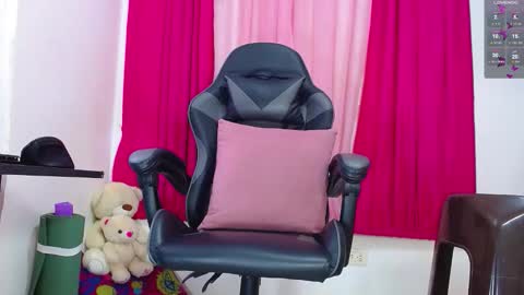 luciana0326 online show from 12-02-25, 08:59