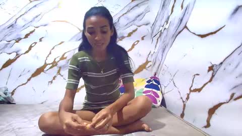 Snapshot of luciana_daza chatting on 05-07-26, 02:28 Luciana online show from 05-07-26, 02:28