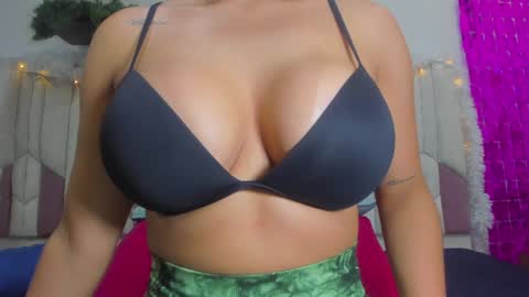 instagram luciana417  online show from 12-28-24, 03:15