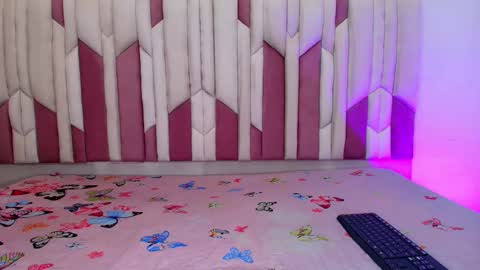 instagram luciana417  online show from 10-22-25, 03:07