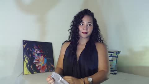 Snapshot of luciana_keating chatting on 12-12-24, 04:21 luciana online show from 12-12-24, 04:21