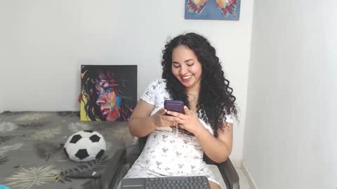 Snapshot of luciana_keating chatting on 09-20-25, 06:42 luciana online show from 09-20-25, 06:42