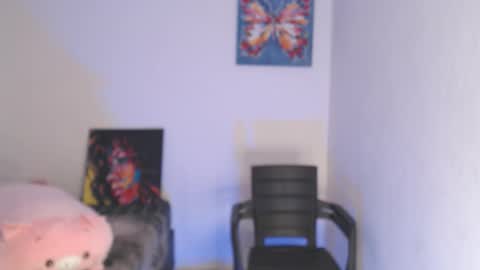 Snapshot of luciana_keating chatting on 10-15-25, 02:33 luciana online show from 10-15-25, 02:33