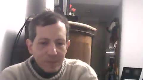 Snapshot of lucianoaxel chatting on 05-28-26, 03:37 Luciano online show from 05-28-26, 03:37