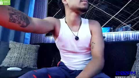 LUCIANO ROBLES online show from 04-25-26, 07:00