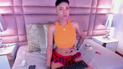 Snapshot of luciawallace chatting on 02-14-25, 02:50 lucia wallace online show from 02-14-25, 02:50