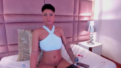 Snapshot of luciawallace chatting on 03-07-25, 11:27 lucia wallace online show from 03-07-25, 11:27