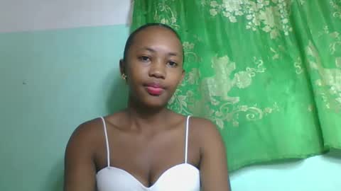 lucie196645 online show from 05-10-26, 05:45
